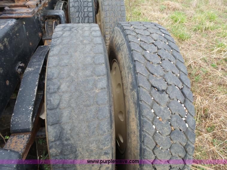 image for item BL9540 1990 Freightliner FLD semi truck