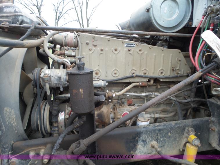 image for item BL9540 1990 Freightliner FLD semi truck