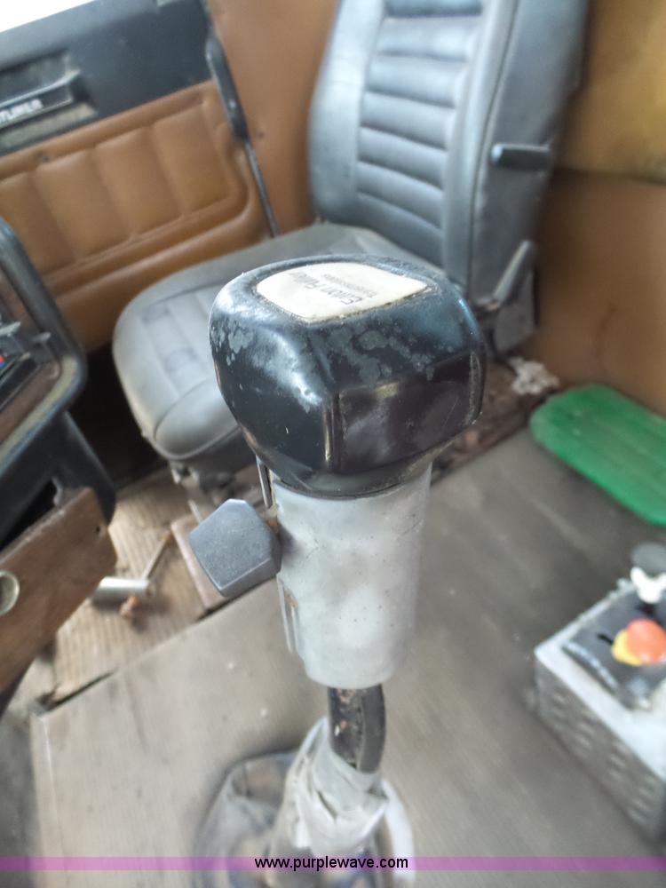 image for item BL9540 1990 Freightliner FLD semi truck