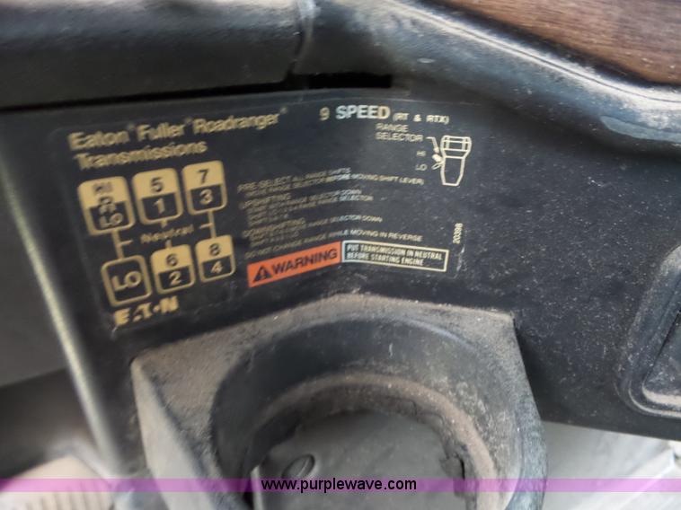 image for item BL9540 1990 Freightliner FLD semi truck