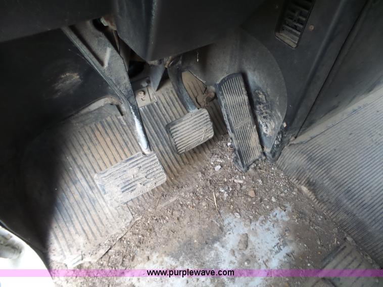 image for item BL9540 1990 Freightliner FLD semi truck