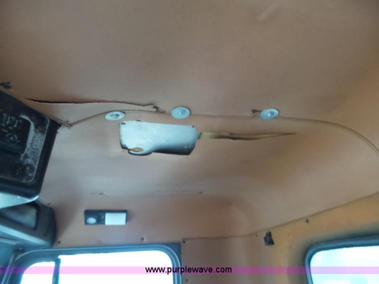 image for item BL9540 1990 Freightliner FLD semi truck