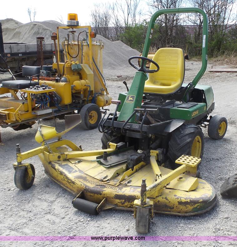 image for item BL9552 John Deere F925 lawn mower