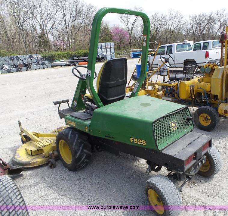 image for item BL9552 John Deere F925 lawn mower