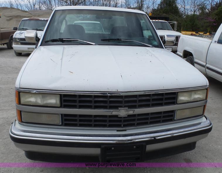 image for item BL9553 1993 Chevrolet 1500 Ext. Cab pickup truck