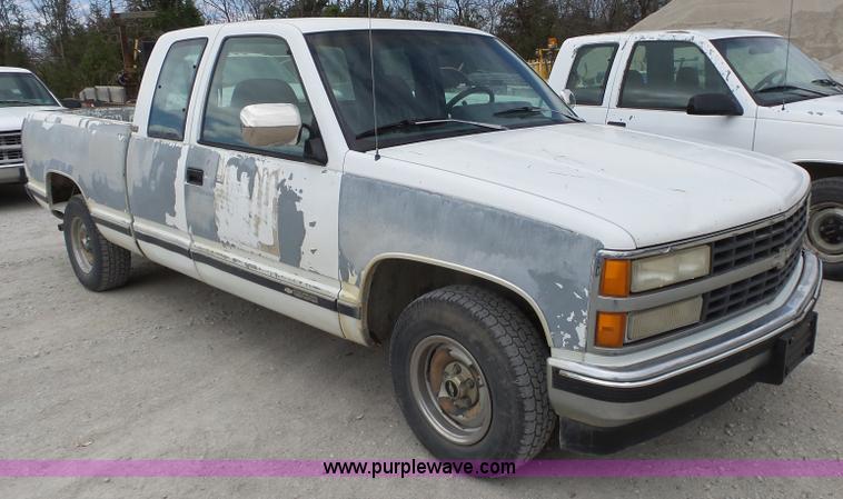 image for item BL9553 1993 Chevrolet 1500 Ext. Cab pickup truck