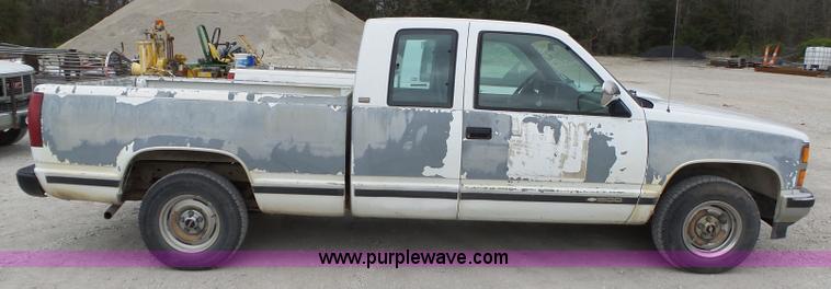 image for item BL9553 1993 Chevrolet 1500 Ext. Cab pickup truck