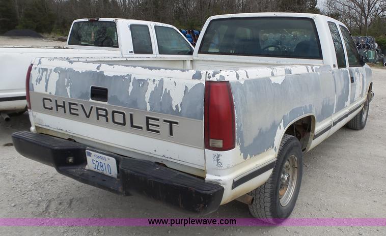 image for item BL9553 1993 Chevrolet 1500 Ext. Cab pickup truck