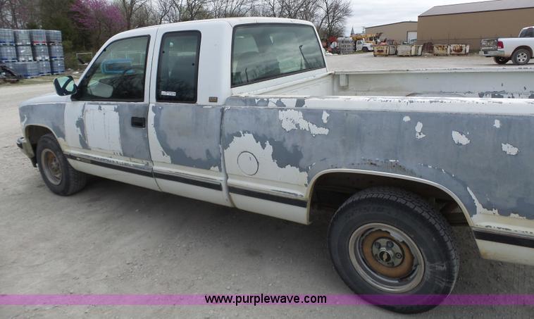 image for item BL9553 1993 Chevrolet 1500 Ext. Cab pickup truck