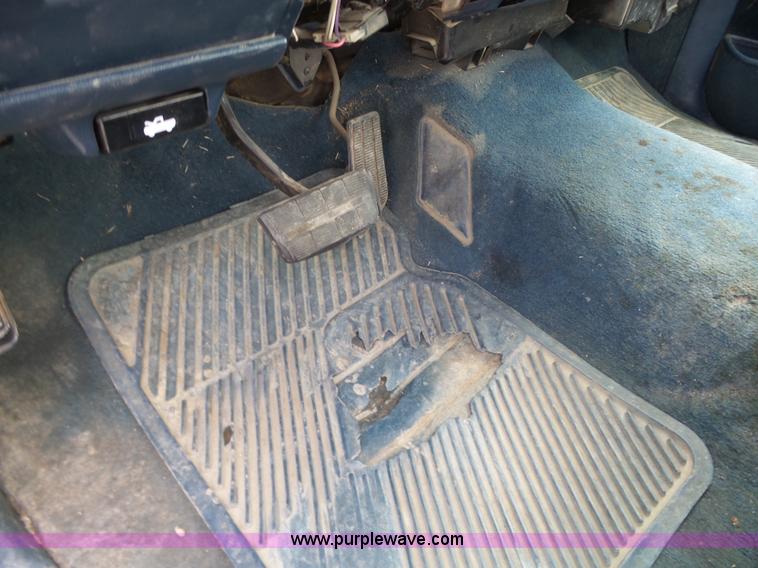 image for item BL9553 1993 Chevrolet 1500 Ext. Cab pickup truck