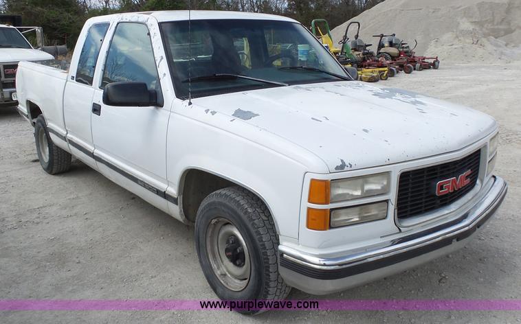 image for item BL9554 1996 GMC Sierra 1500 Ext. Cab pickup truck