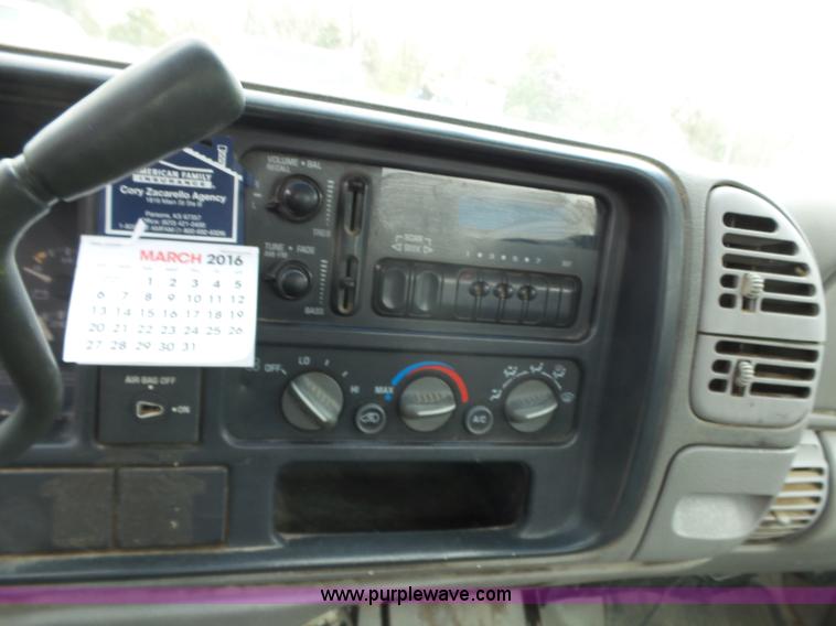 image for item BL9556 1997 Chevrolet 2500HD pickup truck