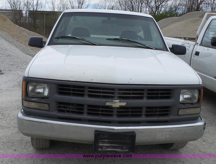 image for item BL9561 1997 Chevrolet 2500HD pickup truck