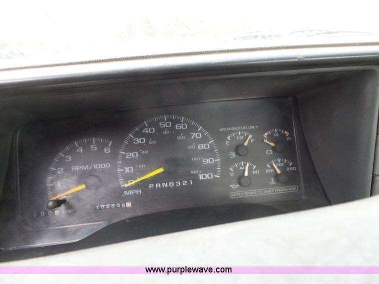 image for item BL9561 1997 Chevrolet 2500HD pickup truck