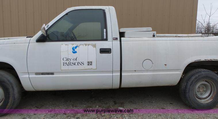 image for item BL9562 1994 GMC Sierra 1500 pickup truck