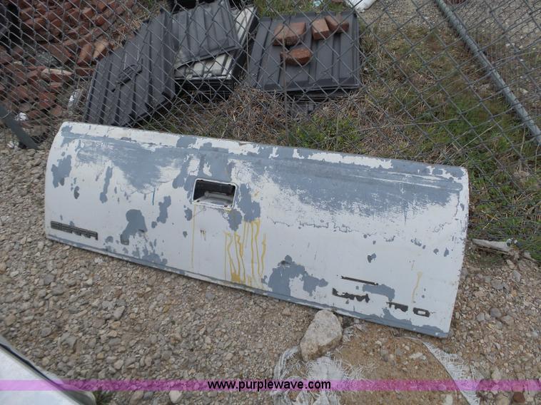 image for item BL9562 1994 GMC Sierra 1500 pickup truck