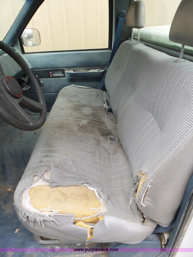 image for item BL9562 1994 GMC Sierra 1500 pickup truck