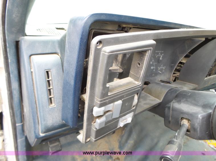 image for item BL9562 1994 GMC Sierra 1500 pickup truck