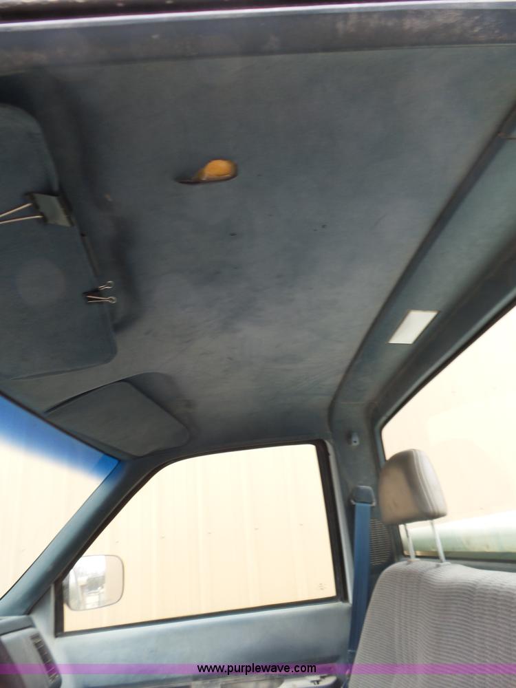 image for item BL9562 1994 GMC Sierra 1500 pickup truck