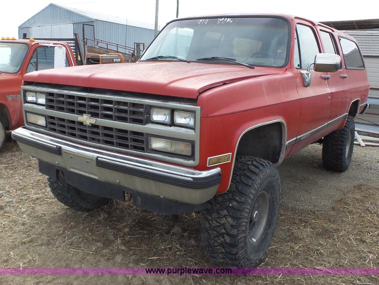 image for item BL9574 1990 Chevrolet Suburban V1500 SUV