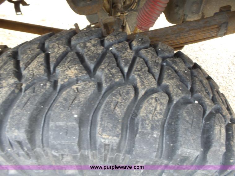 image for item BL9574 1990 Chevrolet Suburban V1500 SUV