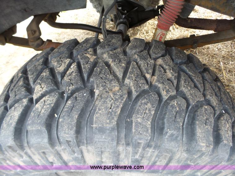 image for item BL9574 1990 Chevrolet Suburban V1500 SUV