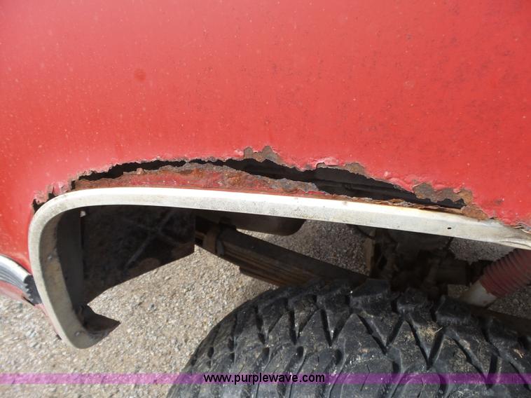 image for item BL9574 1990 Chevrolet Suburban V1500 SUV