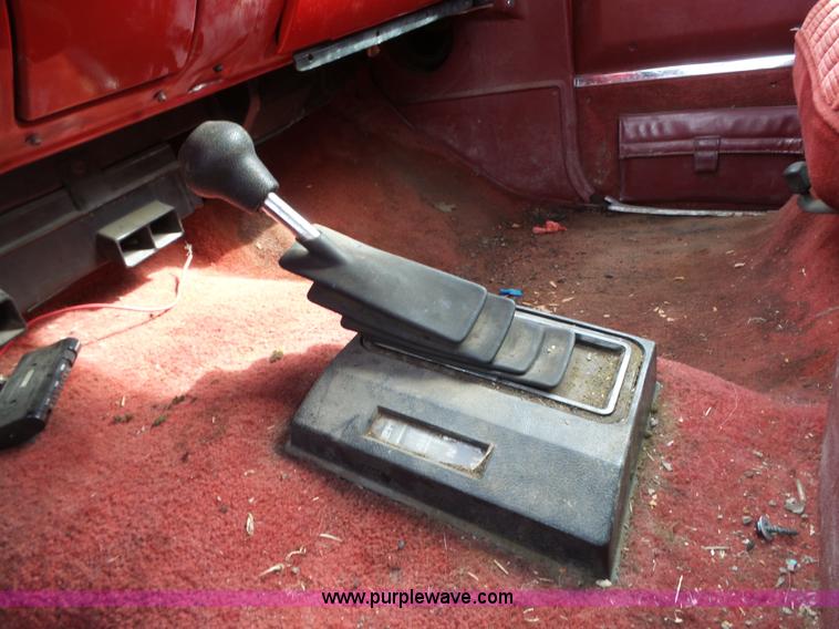 image for item BL9574 1990 Chevrolet Suburban V1500 SUV