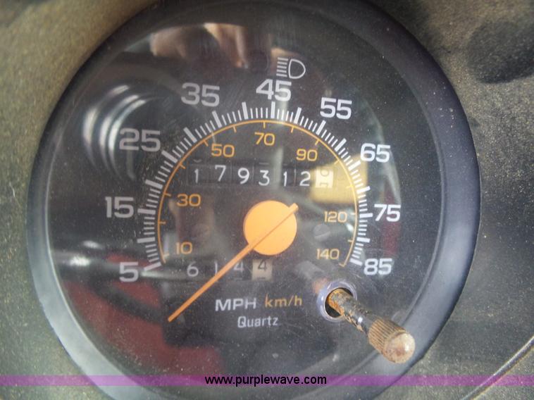 image for item BL9574 1990 Chevrolet Suburban V1500 SUV