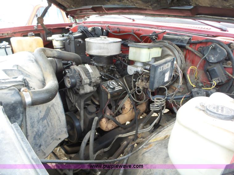 image for item BL9574 1990 Chevrolet Suburban V1500 SUV