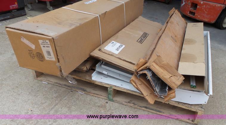 image for item BN9666 Assorted items