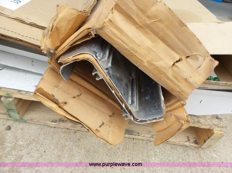 image for item BN9666 Assorted items