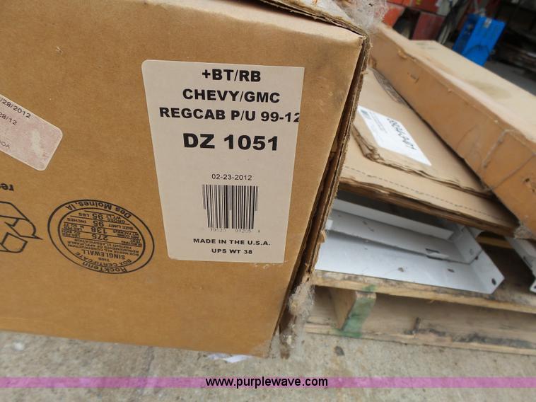 image for item BN9666 Assorted items