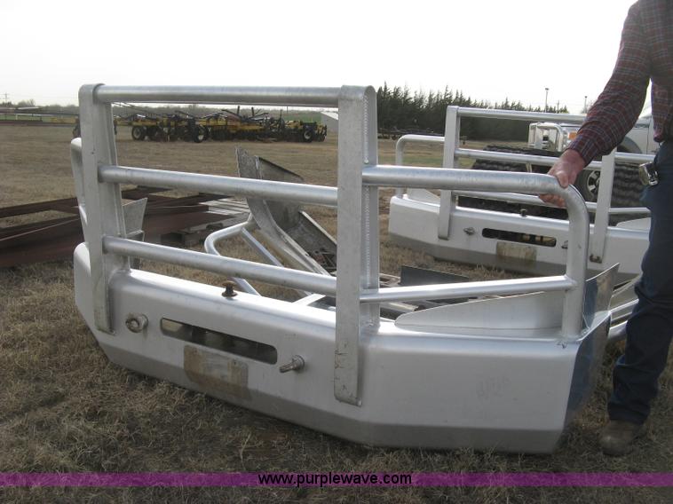 Herd semi truck bumper in Lyons, KS Item BP9594 sold Purple Wave