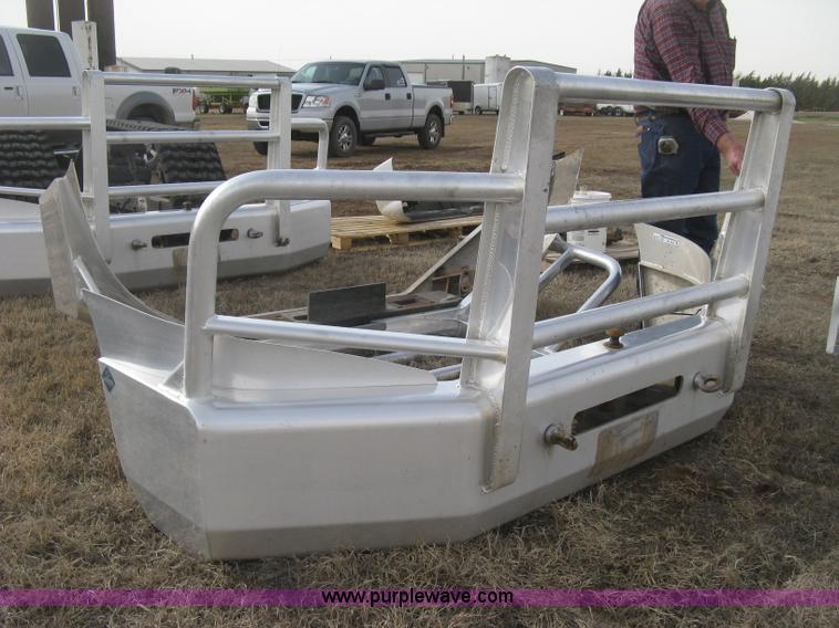 Herd semi truck bumper in Lyons, KS Item BP9594 sold Purple Wave