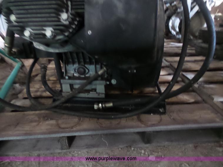 image for item BS9892 EZ-Liner striping system