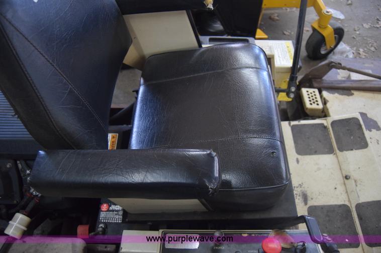 image for item BW9424 Grasshopper 720K lawn mower