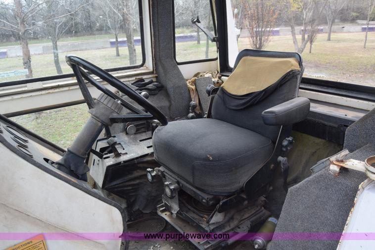 image for item BX9691 Case 1370 tractor