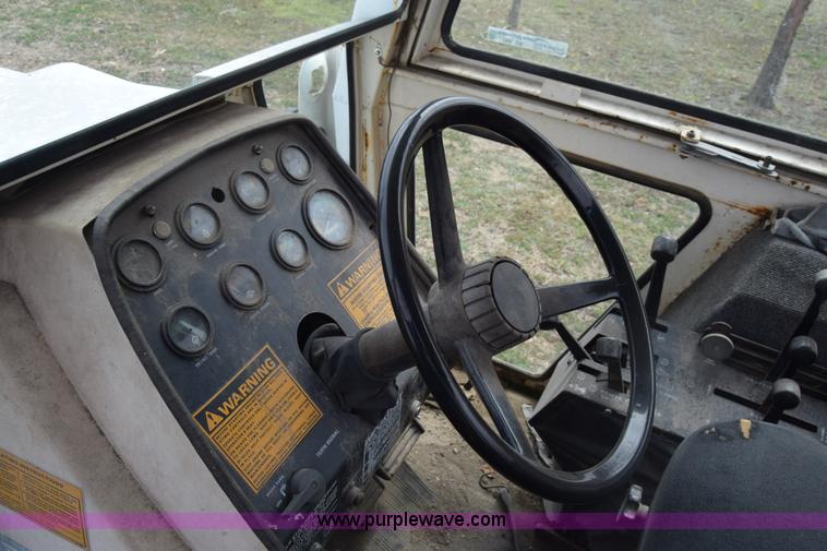 image for item BX9691 Case 1370 tractor