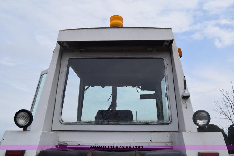 image for item BX9691 Case 1370 tractor