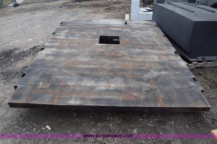 image for item BX9697 Steel flatbed