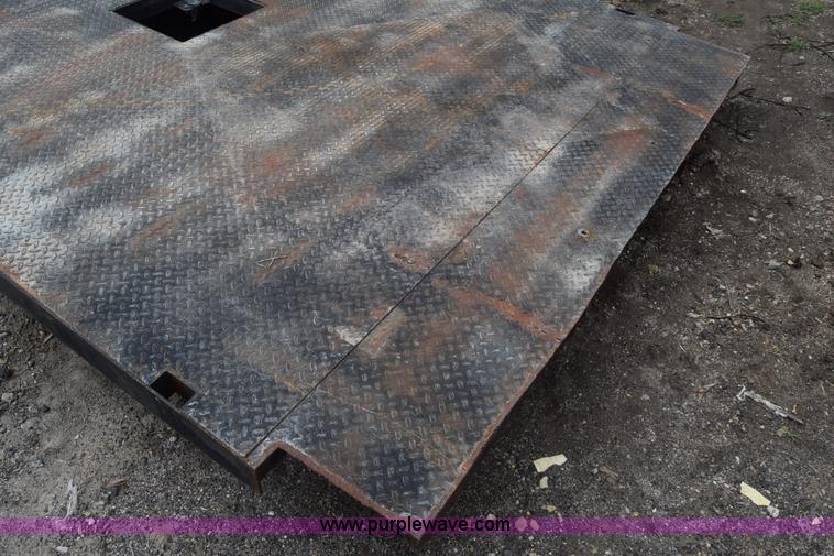 image for item BX9697 Steel flatbed