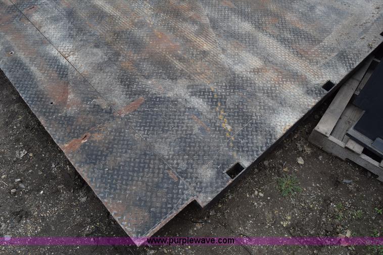 image for item BX9697 Steel flatbed
