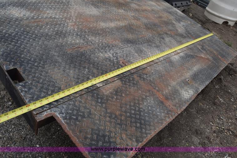 image for item BX9697 Steel flatbed