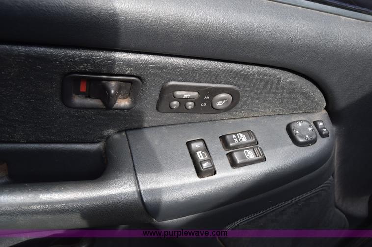 image for item BX9704 2001 Chevrolet Silverado 1500 Ext. Cab pickup truck