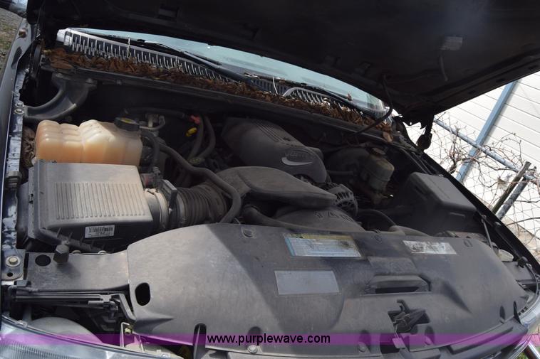 image for item BX9704 2001 Chevrolet Silverado 1500 Ext. Cab pickup truck