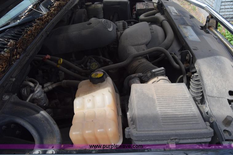 image for item BX9704 2001 Chevrolet Silverado 1500 Ext. Cab pickup truck