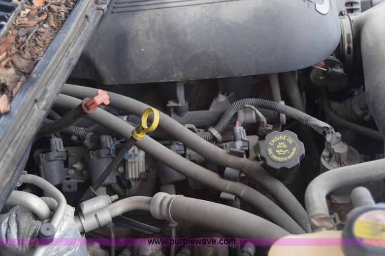 image for item BX9704 2001 Chevrolet Silverado 1500 Ext. Cab pickup truck