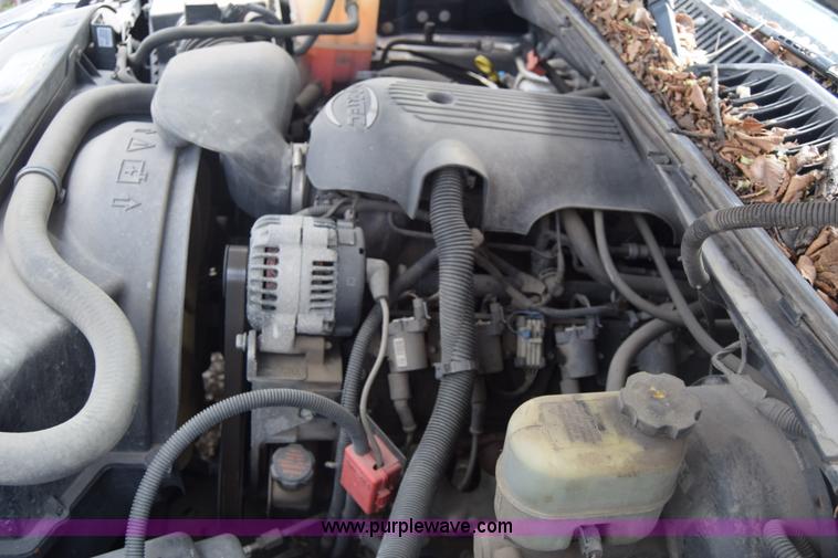 image for item BX9704 2001 Chevrolet Silverado 1500 Ext. Cab pickup truck