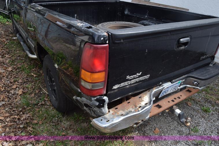 image for item BX9704 2001 Chevrolet Silverado 1500 Ext. Cab pickup truck